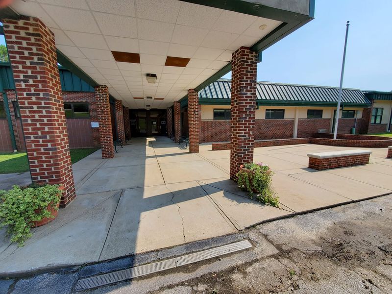 School sidewalk after concrete cleaning
